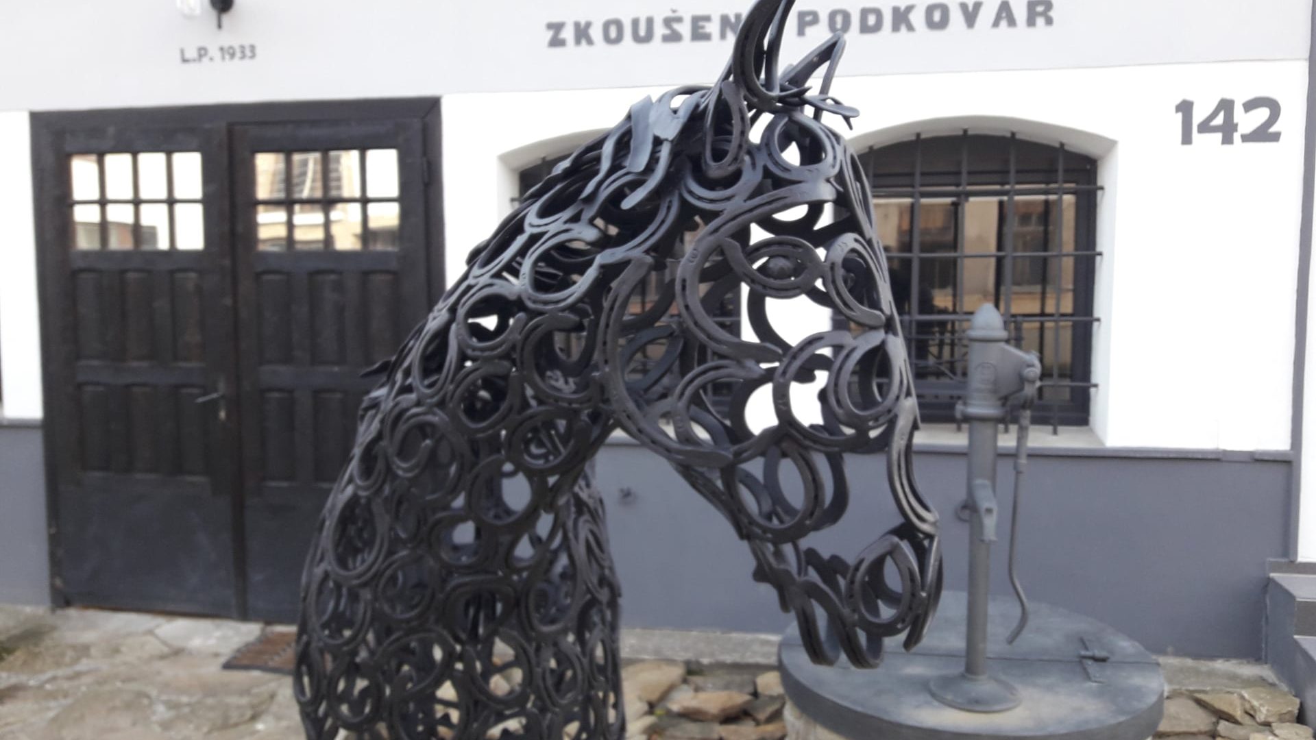 certova-kovarna-konik-podkovy-2